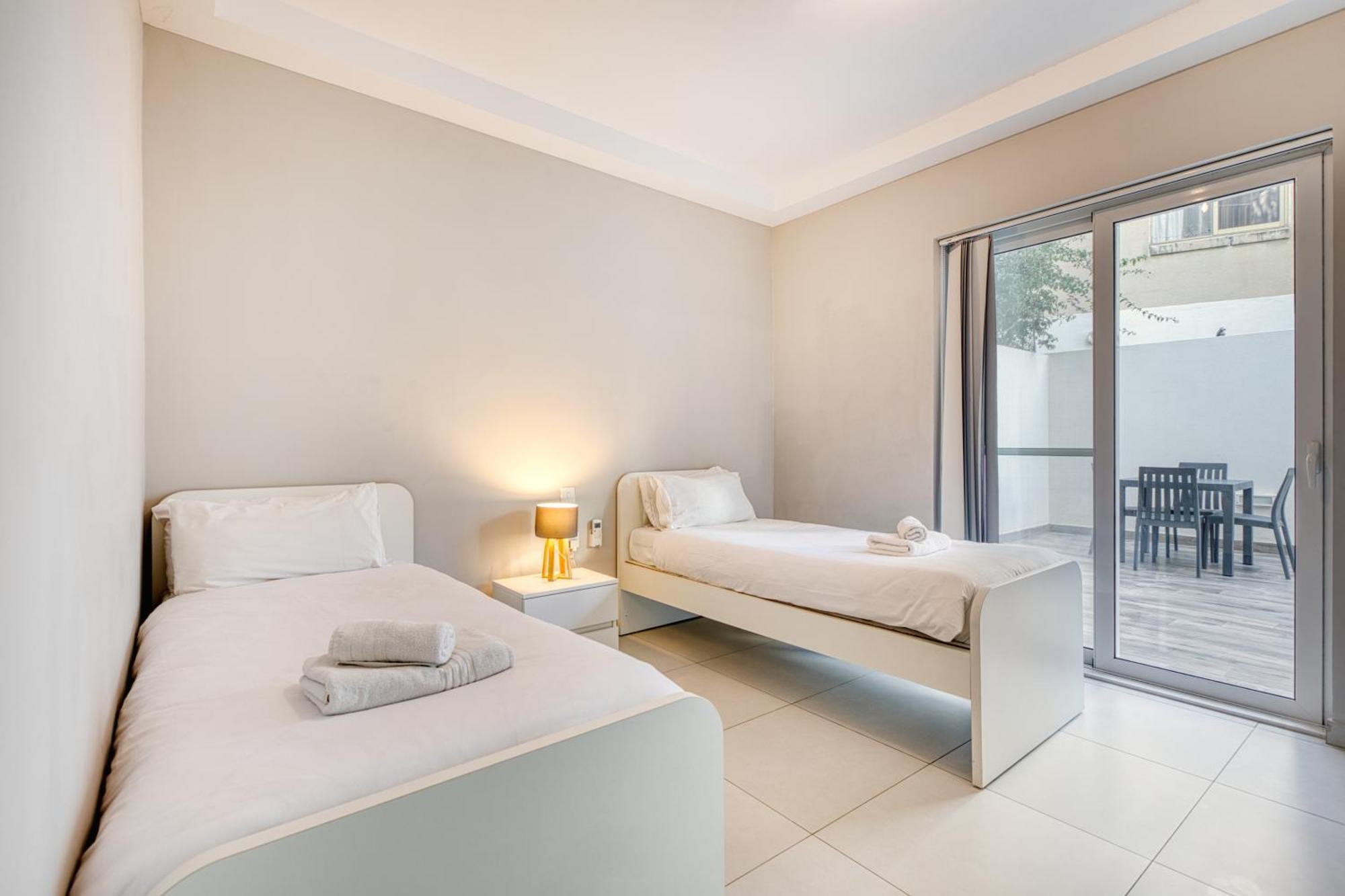 Unique Two Bedroom Apt With Huge Outdoor Area And Close To Entertainment Is-Swieqi Exterior foto